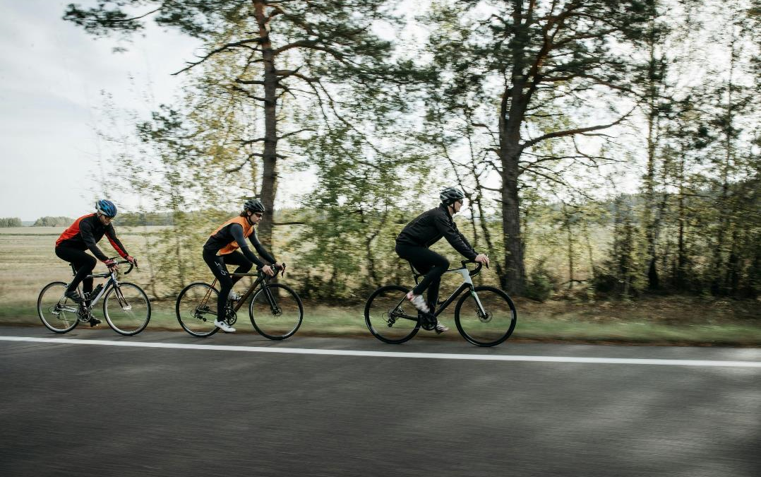 Habilitan puntos de calibración gratuita de llantas para quienes se movilicen en bicicleta durante el Día sin Carro