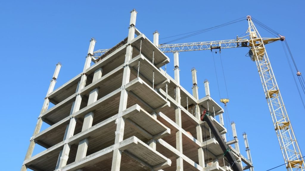 Nuevos proyectos despegan mientras ventas e inicios de obra caen en Colombia