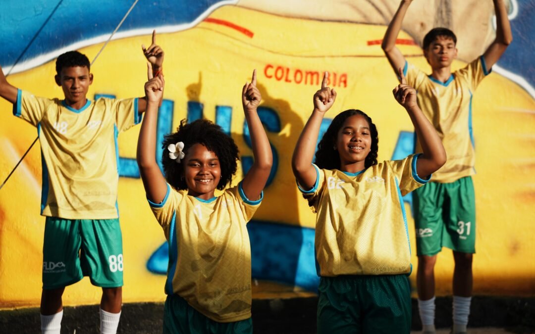 OPPO y Luis Díaz lanzan «El Baile de la Lucha», inspirado por los niños de su fundación para vivir la emoción del fútbol