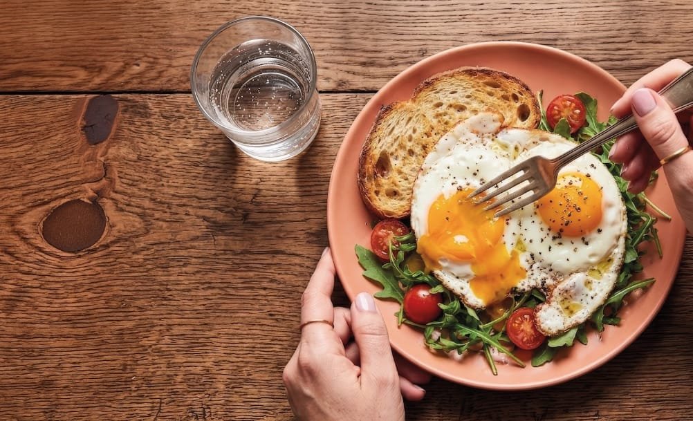 Colombia se levanta con huevos: avicultores donarán un millón de huevos e invitan al país a sumarse